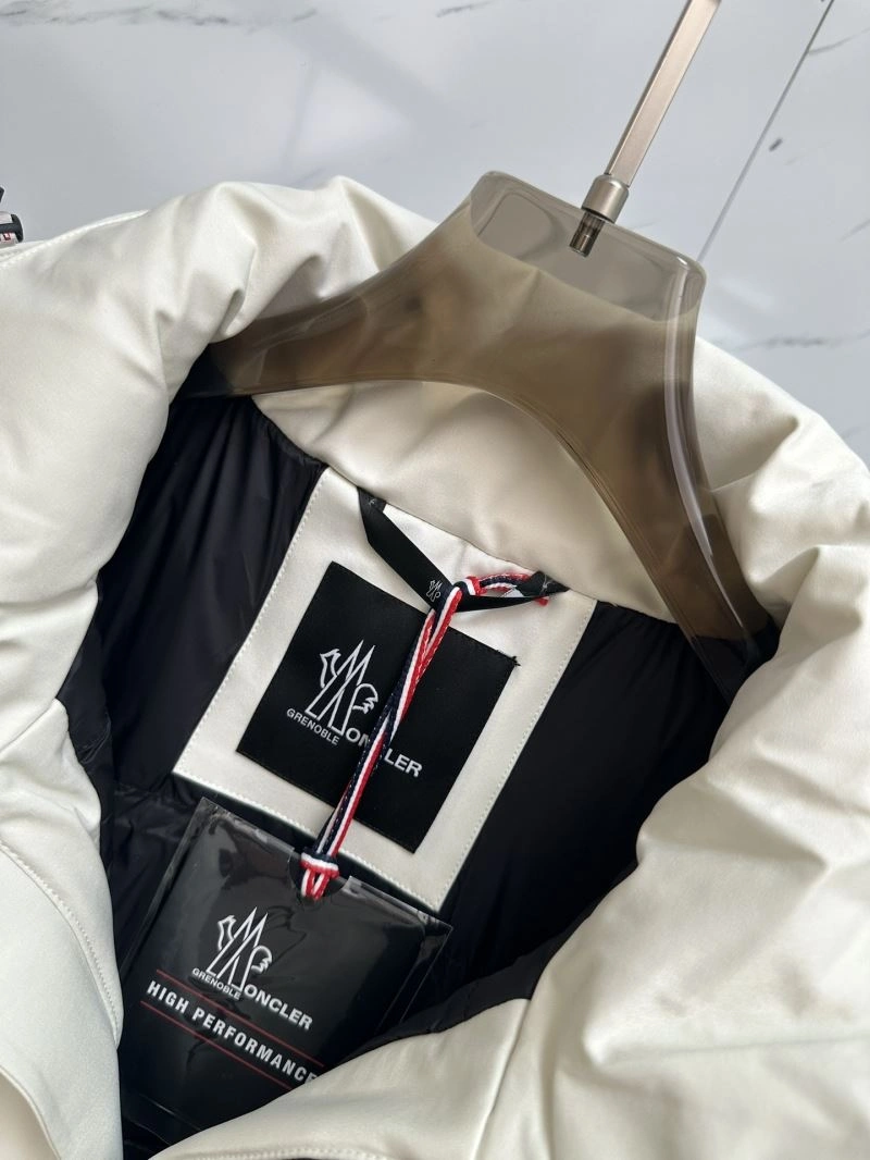Sustainable Moncler Down Jackets 144397