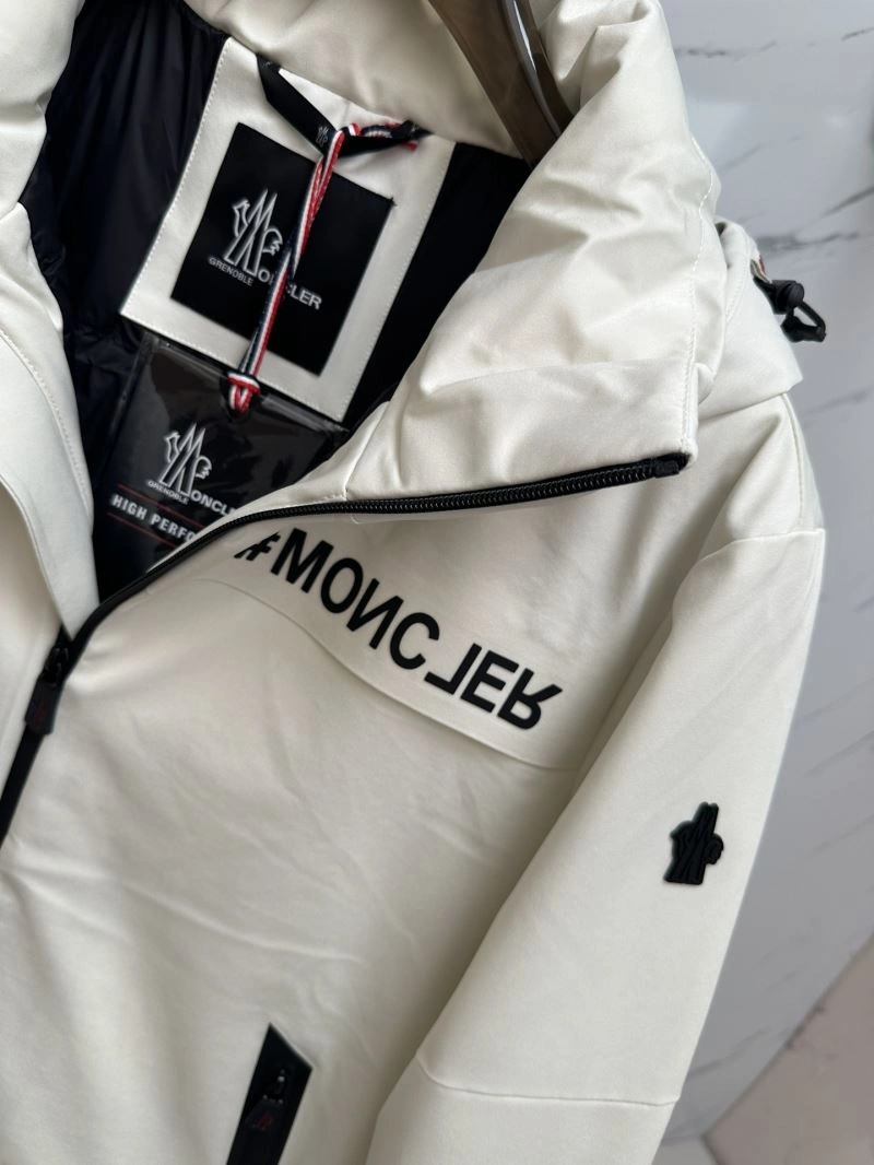 Sustainable Moncler Down Jackets 144397