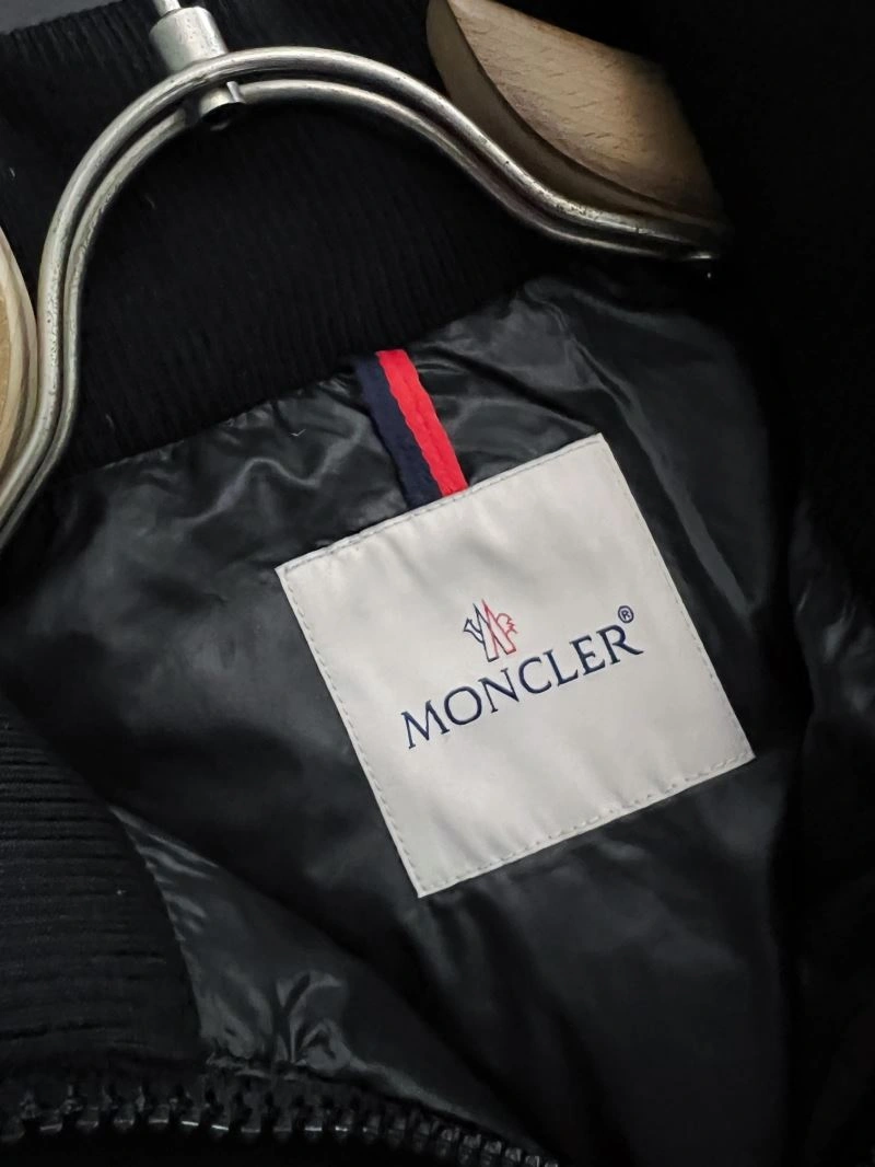 TechFriendly Moncler Down Jackets 144412