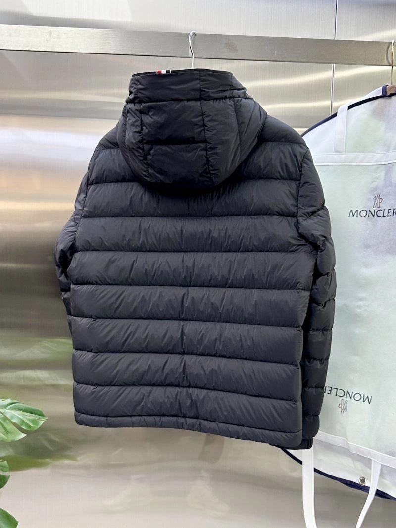 Supportive Moncler Down Jackets 144398