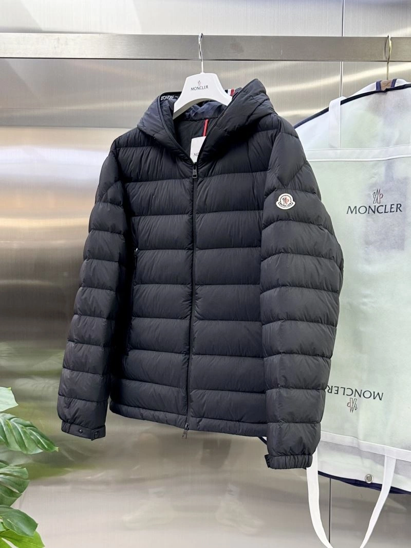 Supportive Moncler Down Jackets 144398