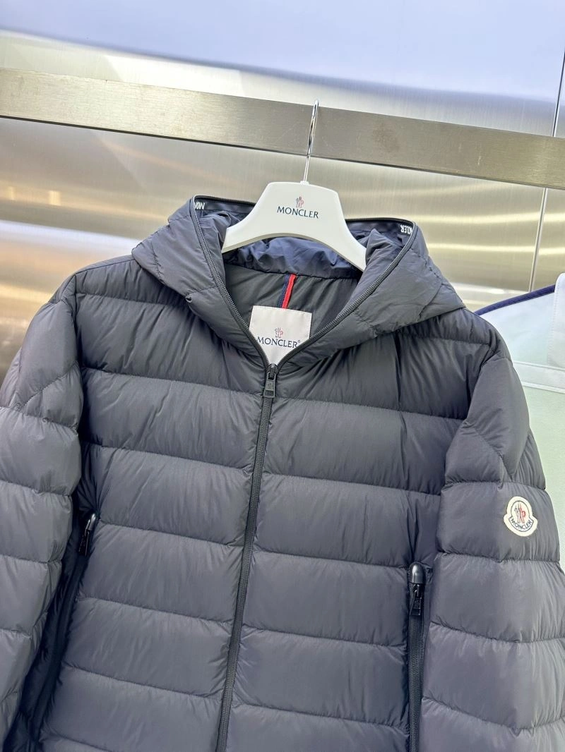 Supportive Moncler Down Jackets 144398