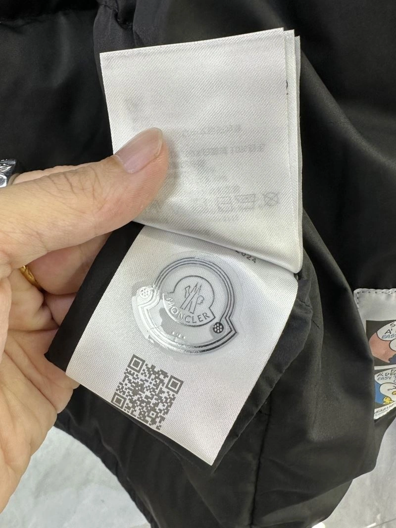 Supportive Moncler Down Jackets 144398