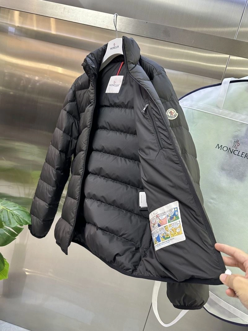 Effortless Moncler Down Jackets 144375