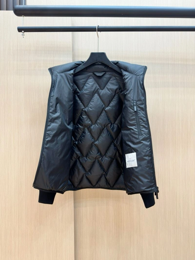 Moncler Down Jackets Classic 144376