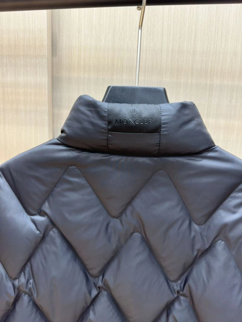 Moncler Down Jackets Classic 144376