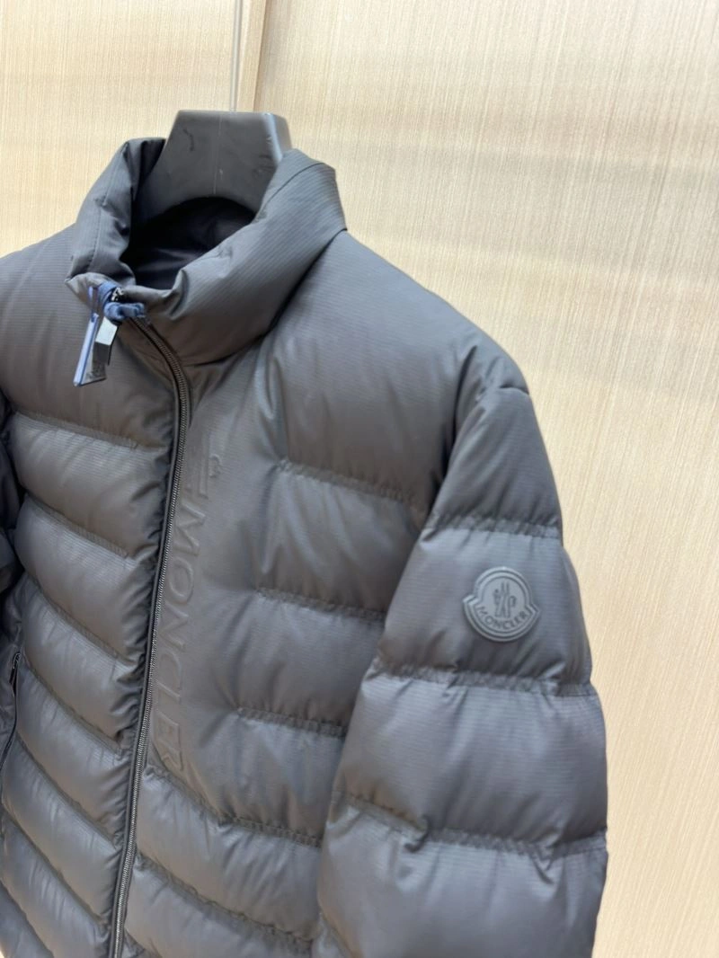 Moncler Down Jackets Colorful 144374