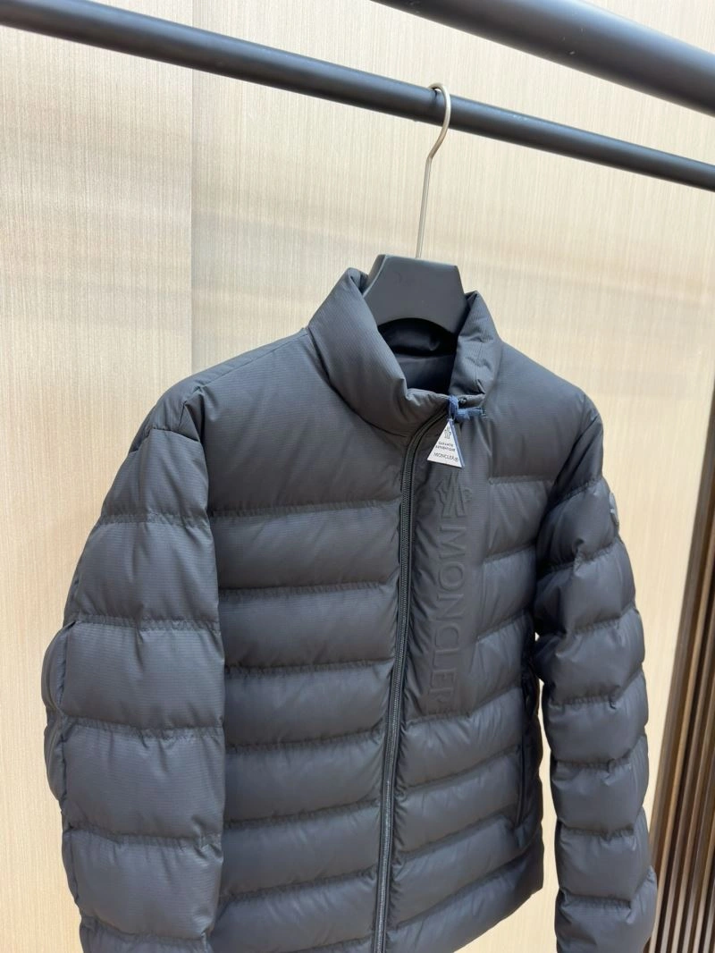 Moncler Down Jackets Colorful 144374