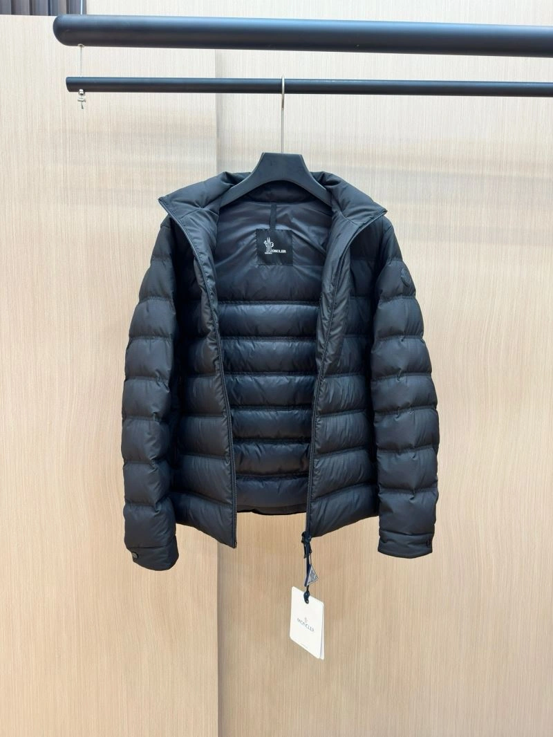 Moncler Down Jackets Colorful 144374