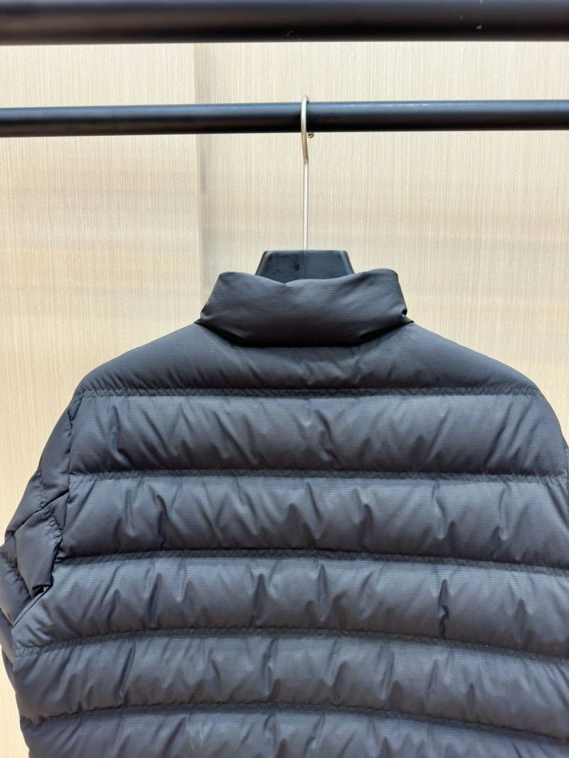 Moncler Down Jackets Colorful 144374