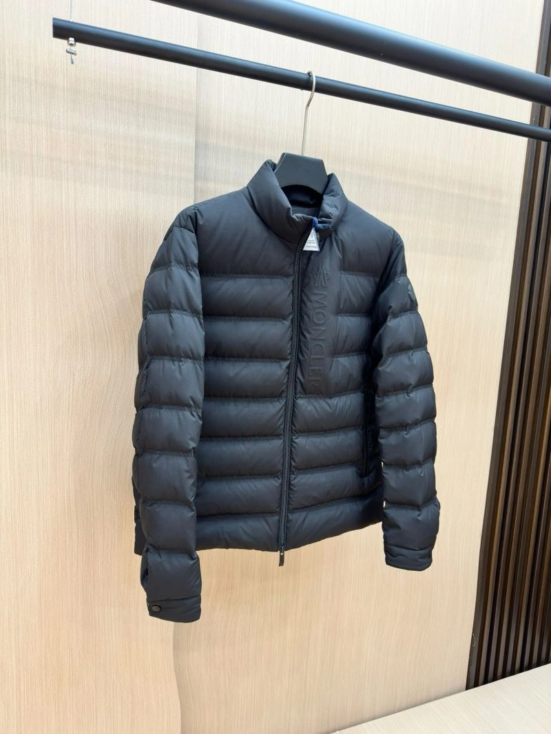 Moncler Down Jackets Colorful 144374