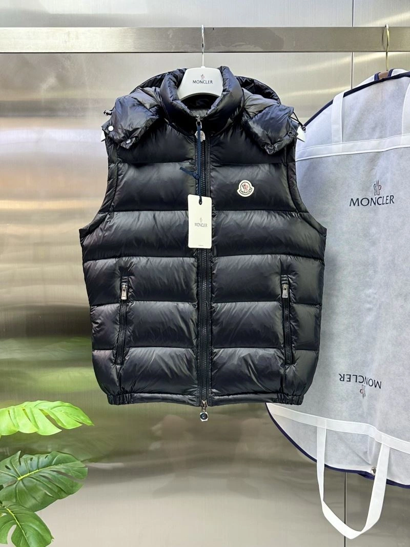 EyeCatching Moncler Down Jackets 144358