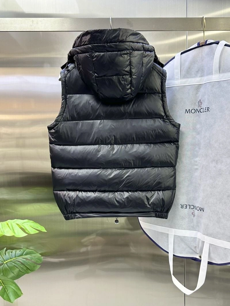 EyeCatching Moncler Down Jackets 144358