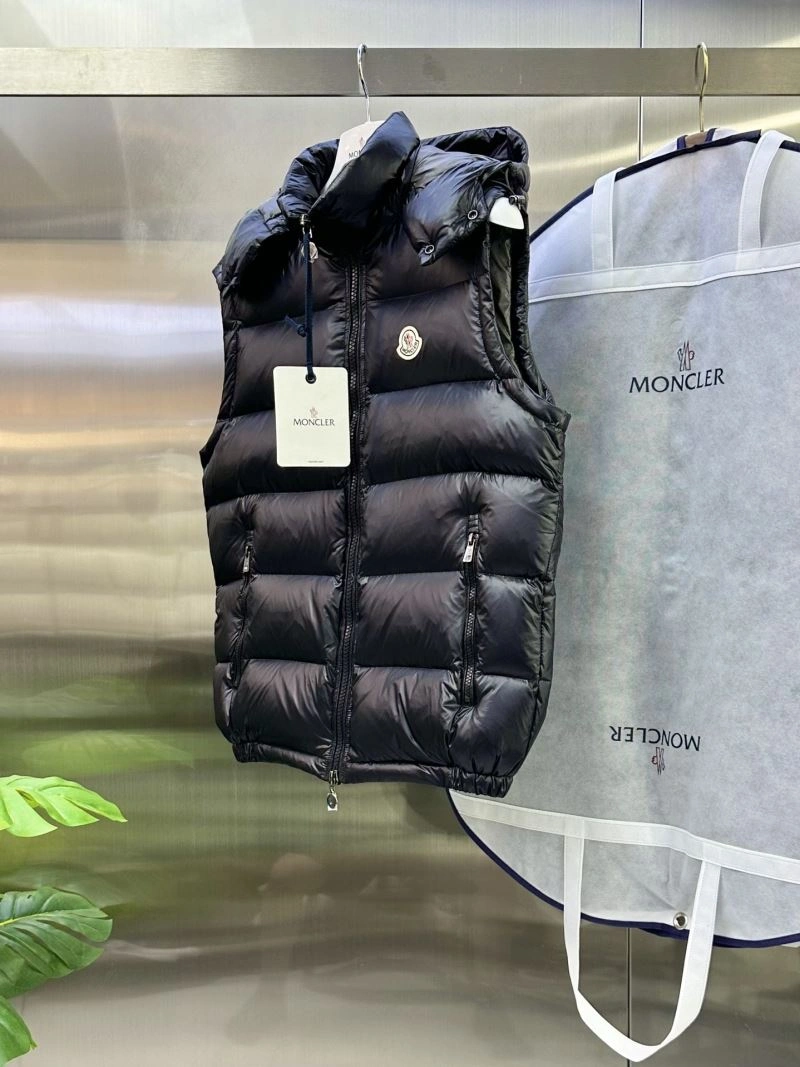 EyeCatching Moncler Down Jackets 144358