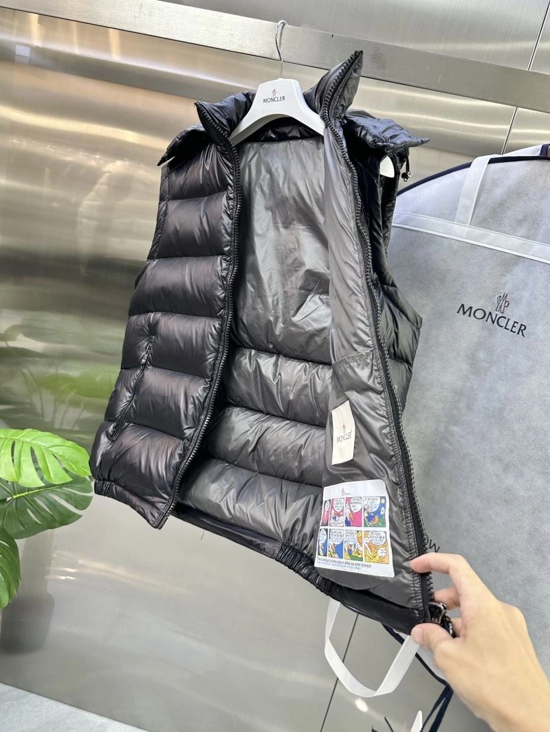 EyeCatching Moncler Down Jackets 144358