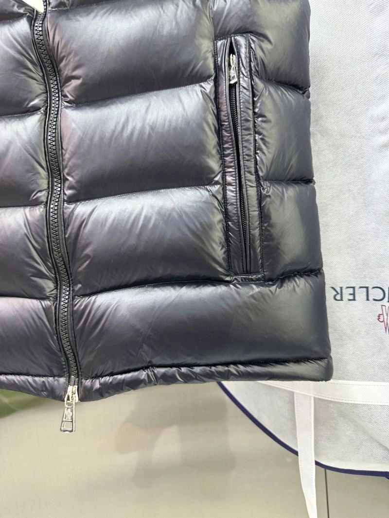 Moncler Down Jackets Original 144366