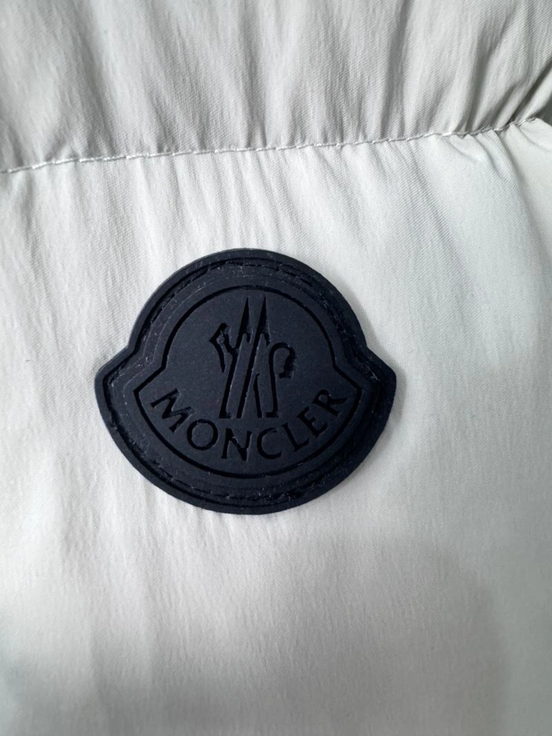 Moncler Down Jackets Breathable 144356