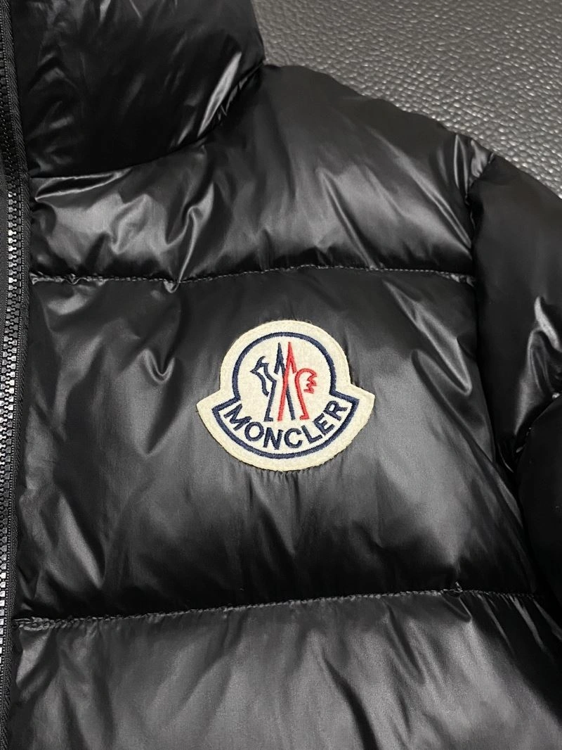 Moncler Down Jackets Flexible 144341