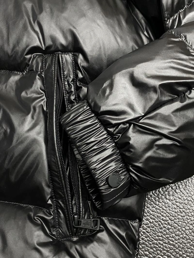 Moncler Down Jackets Flexible 144341