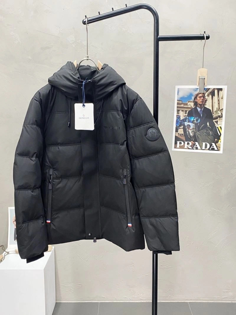 Durable Moncler Down Jackets 144345