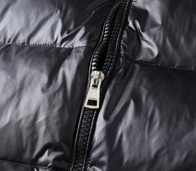 Moncler Down Jackets Lightweight 144359