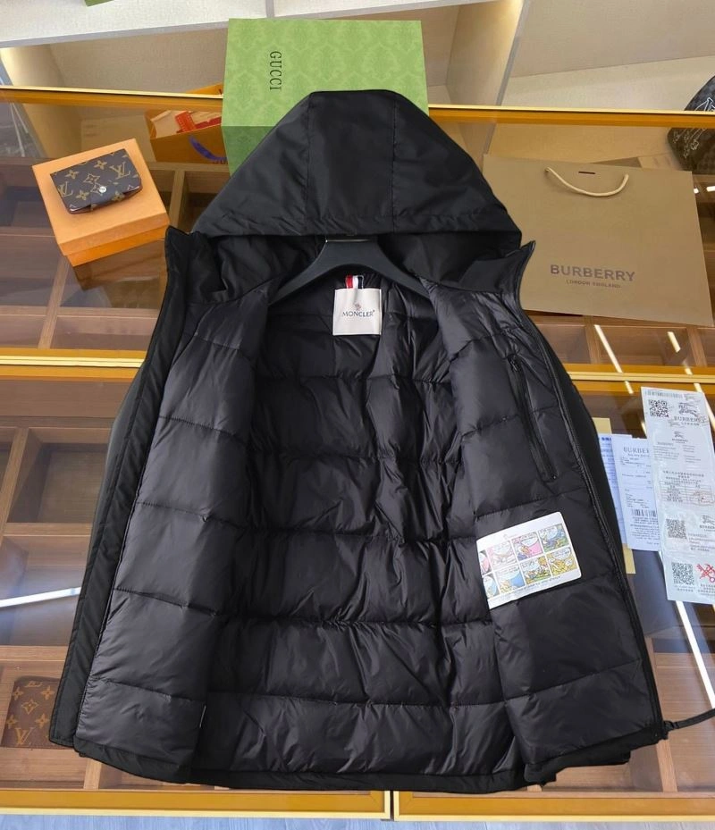 Lightweight Moncler Down Jackets 144352