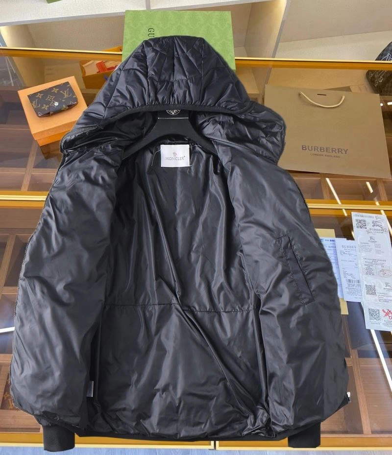 Flexible Moncler Down Jackets 144361