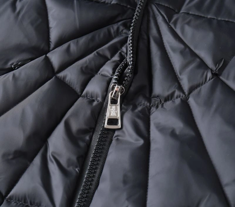 Flexible Moncler Down Jackets 144361