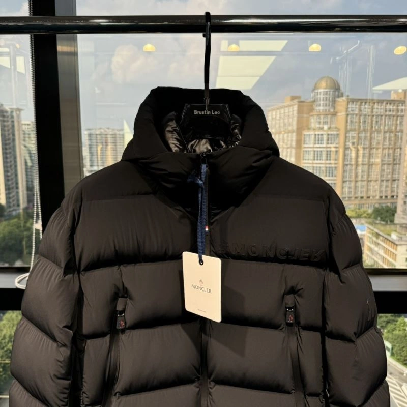 Moncler Down Jackets Comfortable 144333