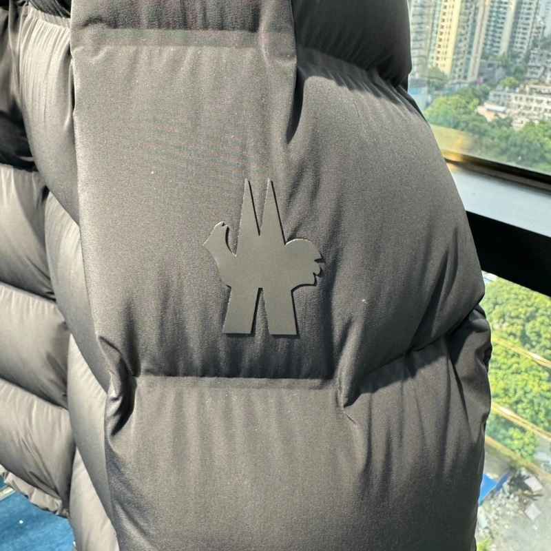 Moncler Down Jackets Comfortable 144333