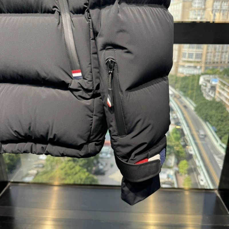 Moncler Down Jackets Comfortable 144333