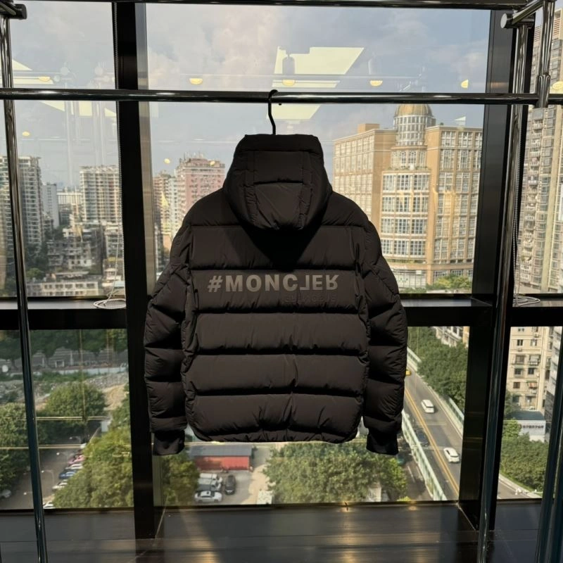 Moncler Down Jackets Comfortable 144333