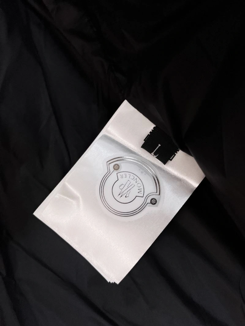 Moncler Down Jackets Bright 144331