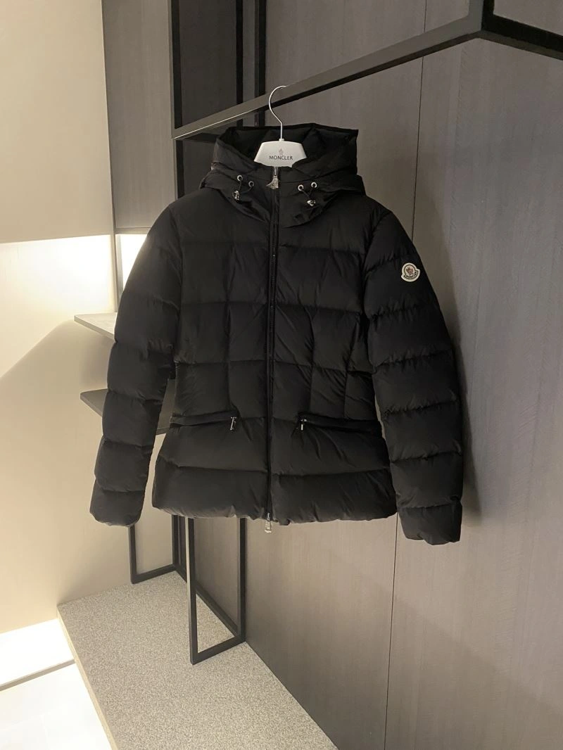 Snug Moncler Down Jackets 144324