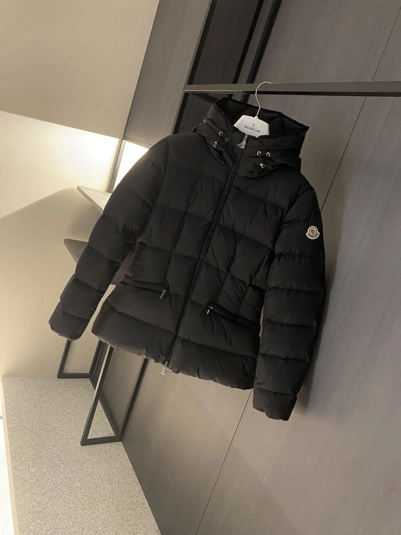 Snug Moncler Down Jackets 144324