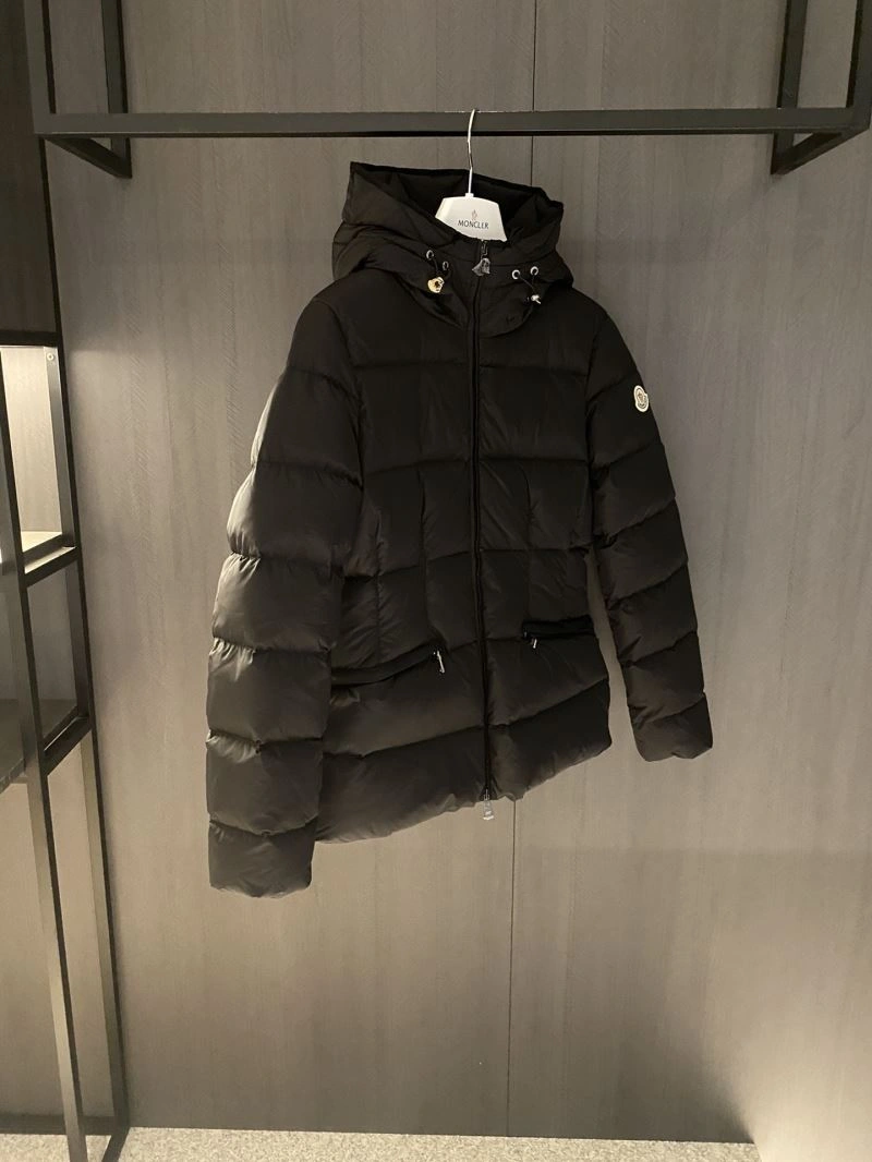 Snug Moncler Down Jackets 144324