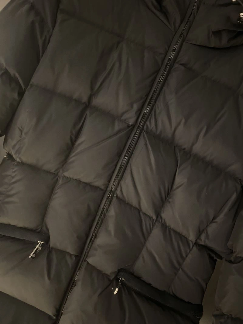 Snug Moncler Down Jackets 144324