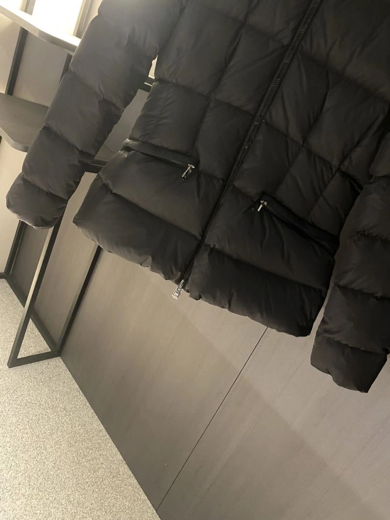 Snug Moncler Down Jackets 144324