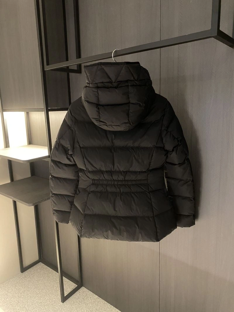 Snug Moncler Down Jackets 144324