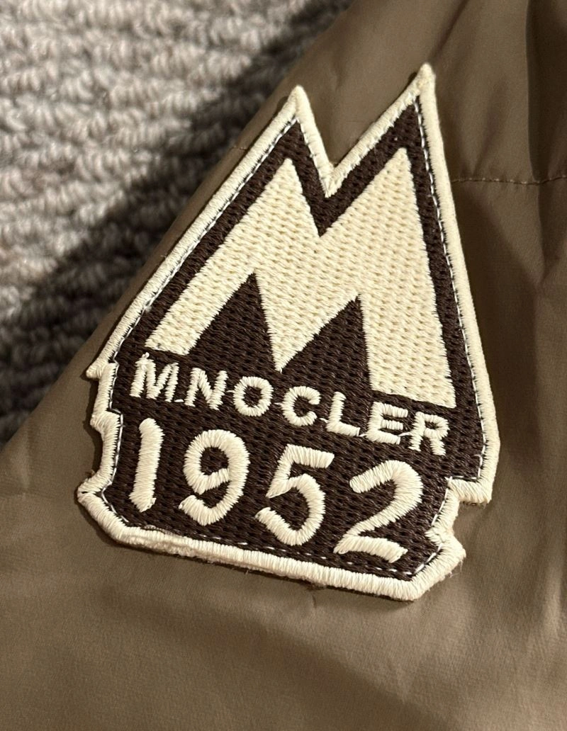 Sleek Moncler Down Jackets 144313
