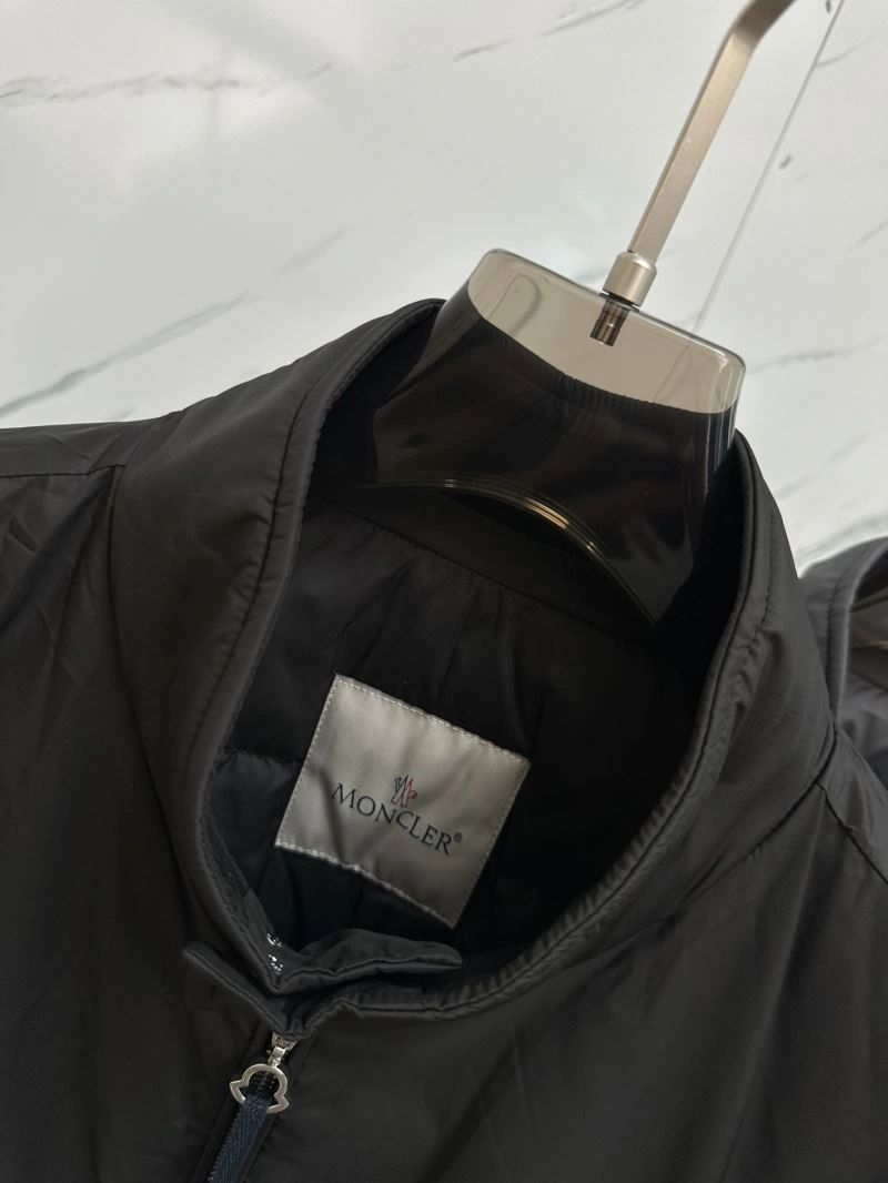 Moncler Down Jackets Functional 144300