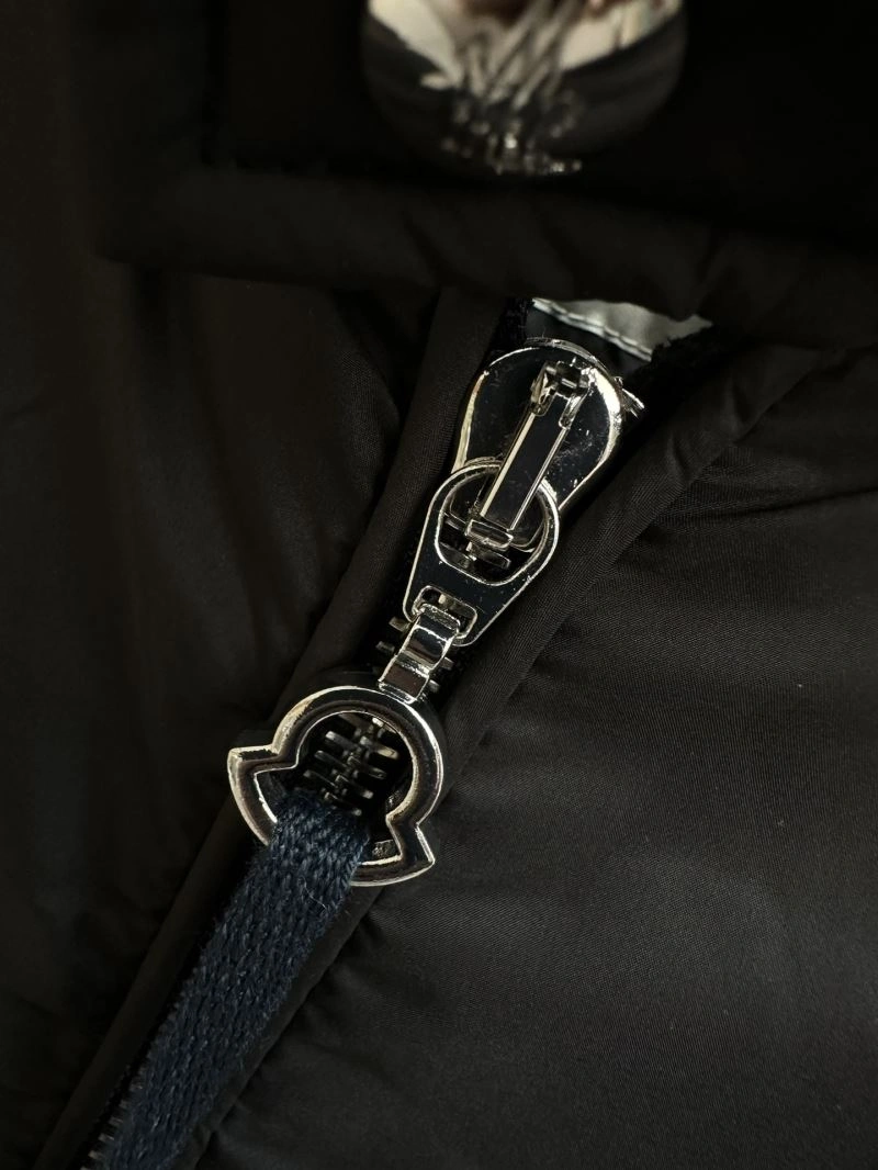 Moncler Down Jackets Functional 144300