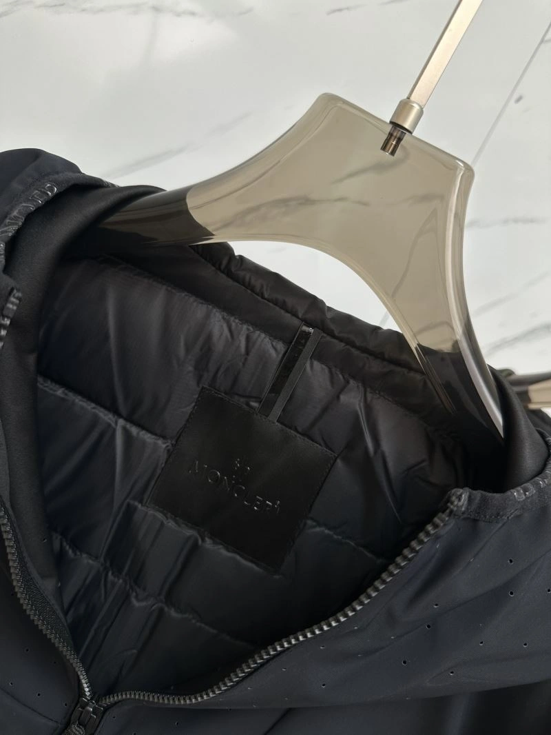 Supportive Moncler Down Jackets 144301