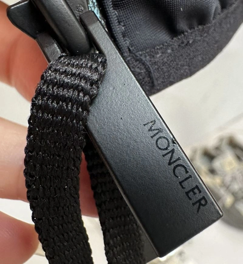 Supportive Moncler Down Jackets 144301