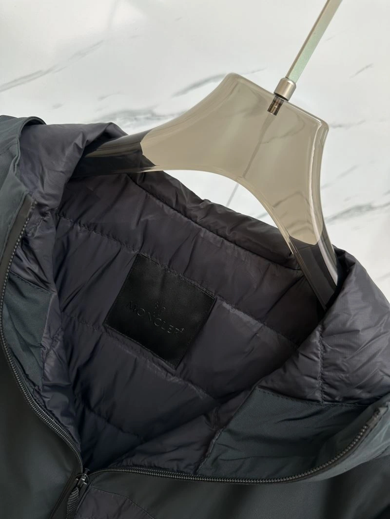 Moncler Down Jackets Versatile 144302