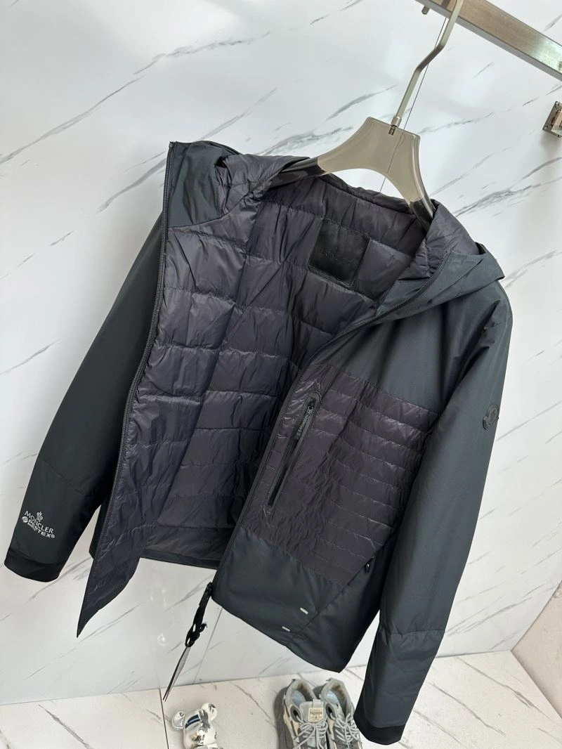 Moncler Down Jackets Versatile 144302