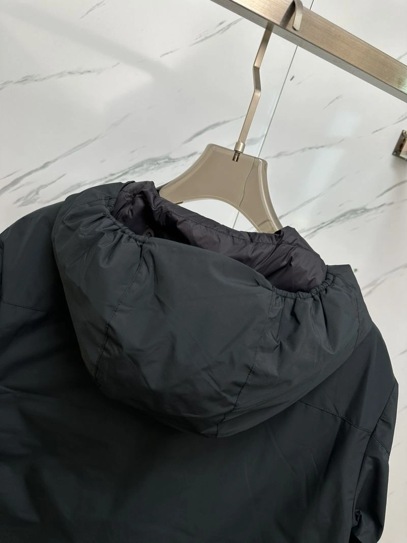 Moncler Down Jackets Versatile 144302