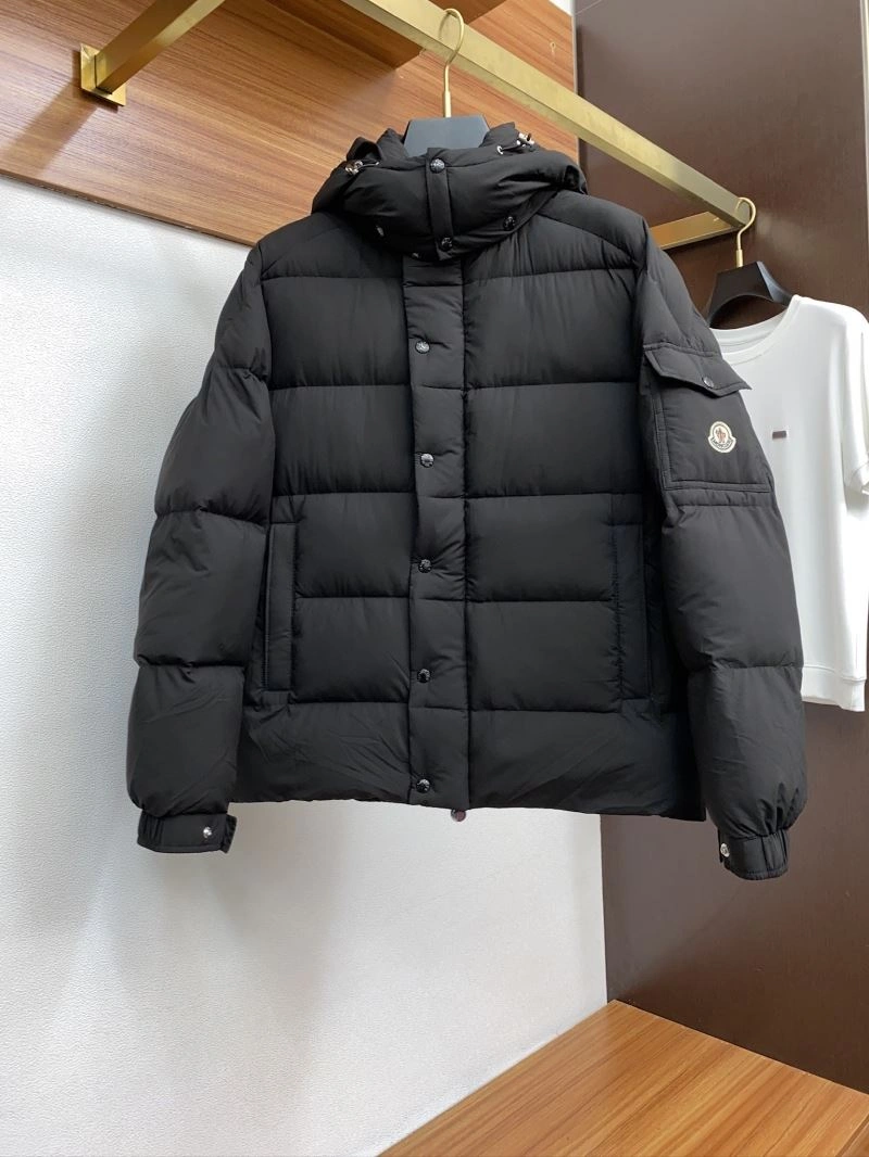 Moncler Down Jackets Stylish 144290