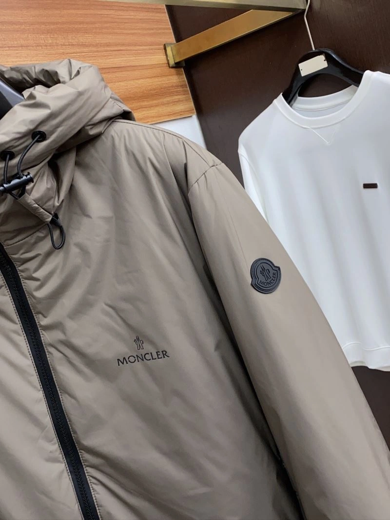 Snug Moncler Down Jackets 144282