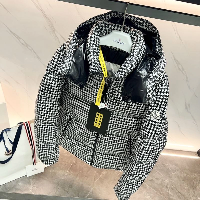 Moncler Down Jackets SmoothTexture 144280